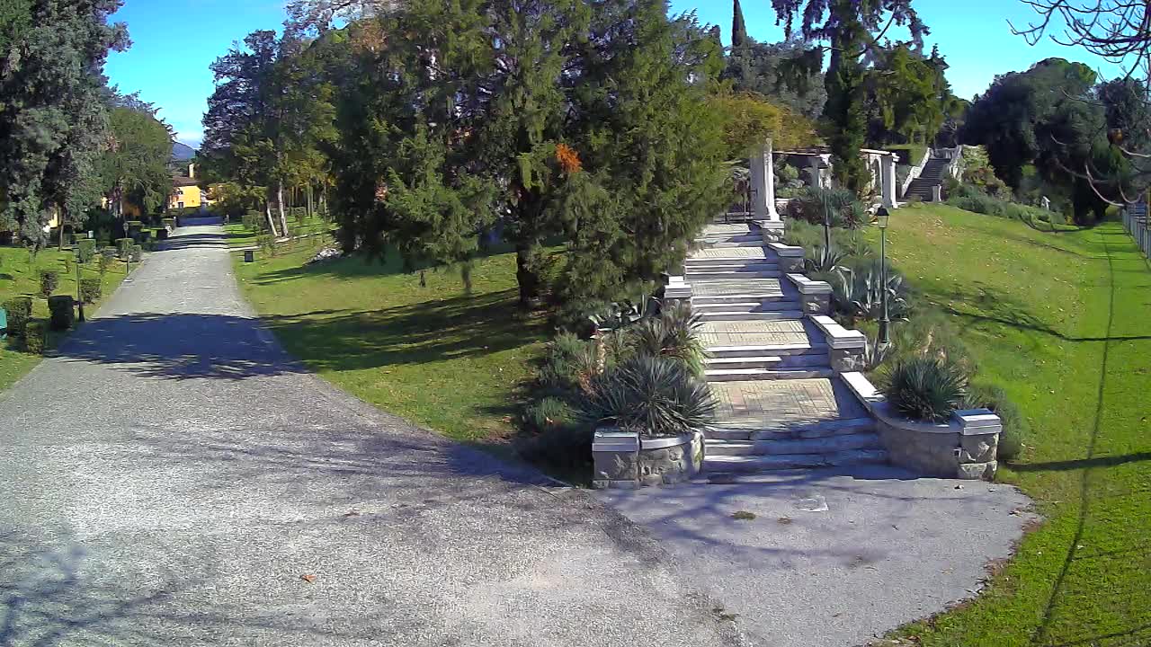 Parco Coronini-Cronberg Live Webcam – Green Oasis