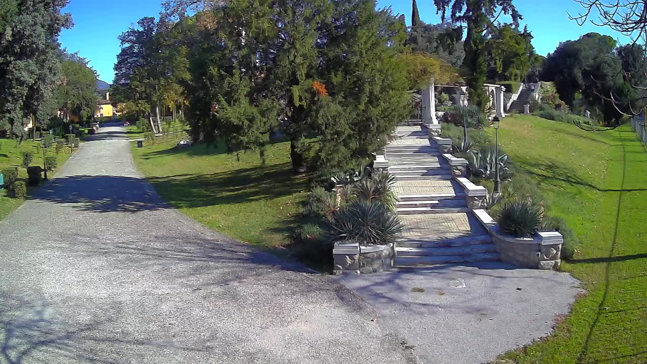 Parco Coronini-Cronberg Live Webcam – Green Oasis