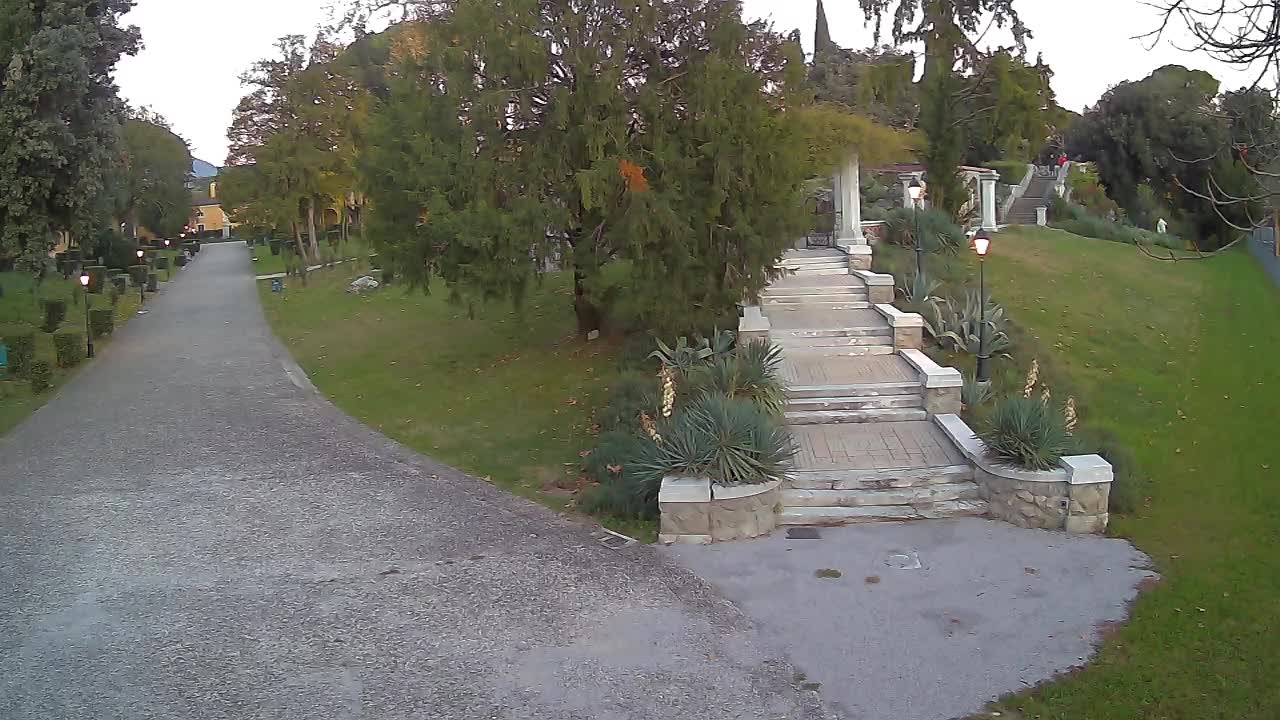 Parco Coronini-Cronberg Live Webcam – Green Oasis