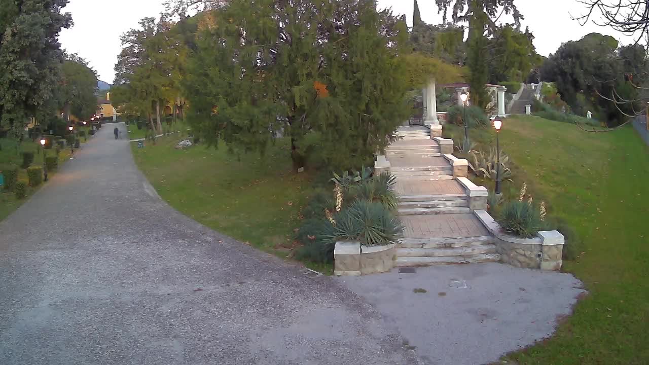 Spletna kamera park Coronini Kronberg – Gorica