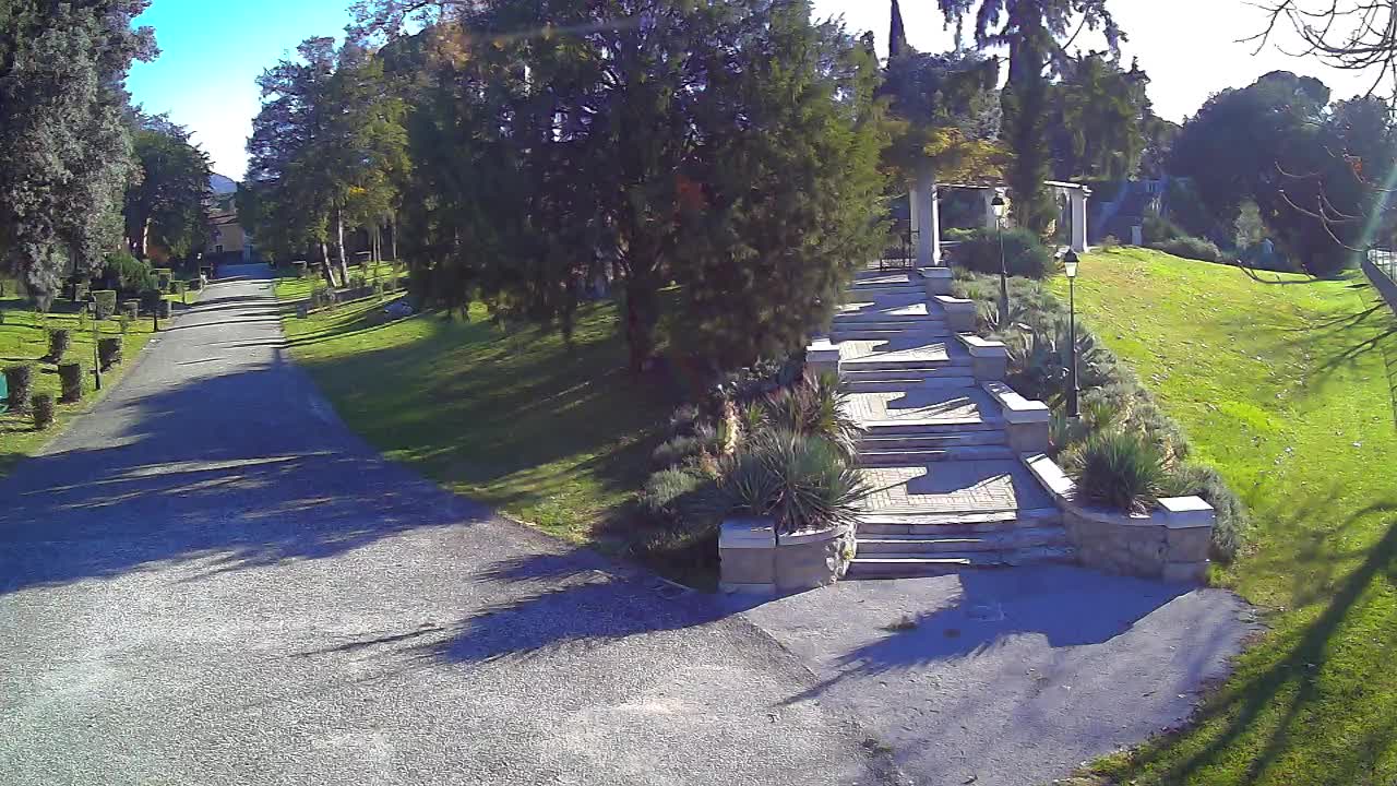 Parco Coronini-Cronberg Live Webcam – Green Oasis