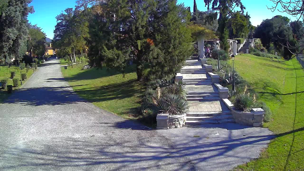 Parco Coronini-Cronberg Live Webcam – Green Oasis