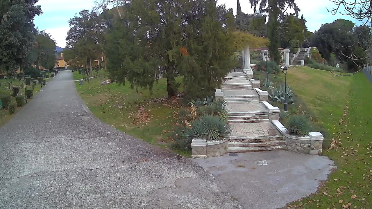 Spletna kamera park Coronini Kronberg – Gorica