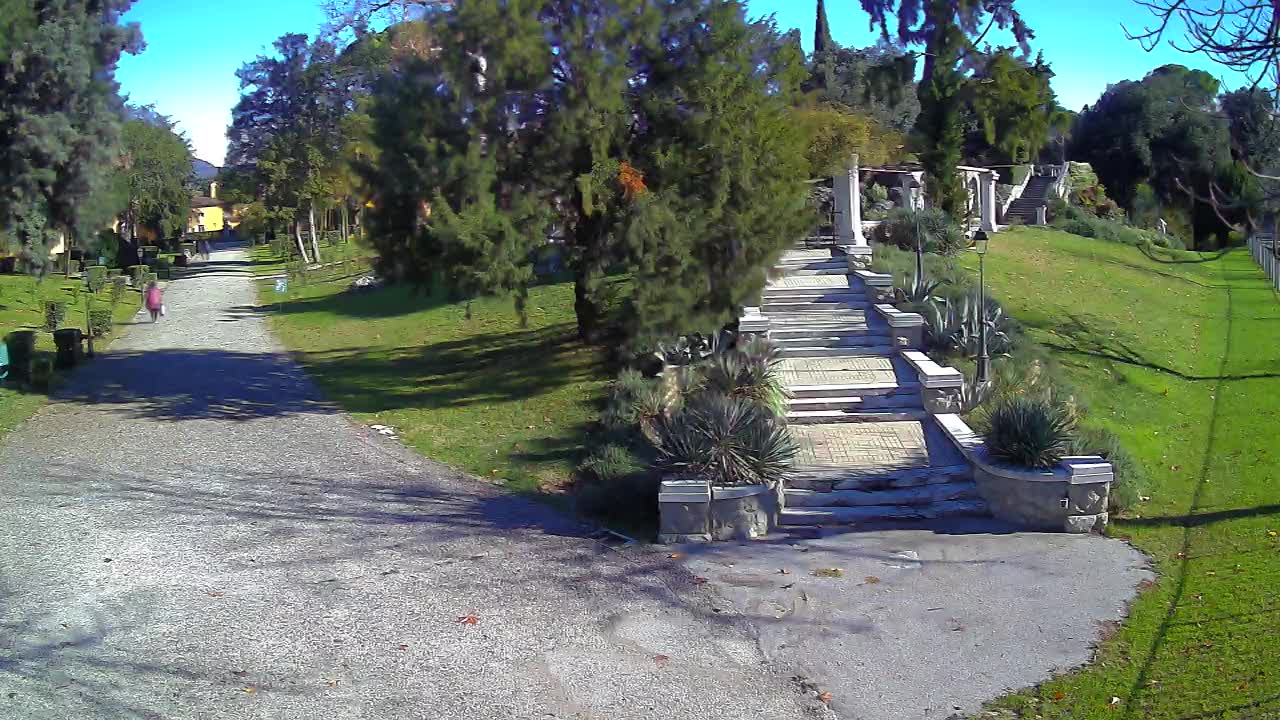 Parco Coronini-Cronberg Live Webcam – Green Oasis
