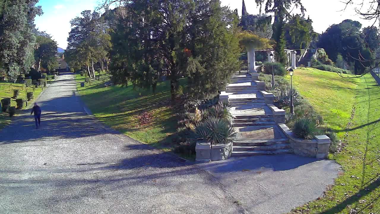 Parco Coronini-Cronberg Live Webcam – Green Oasis