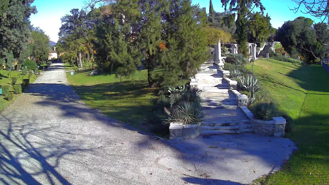 Parco Coronini-Cronberg Live Webcam – Green Oasis