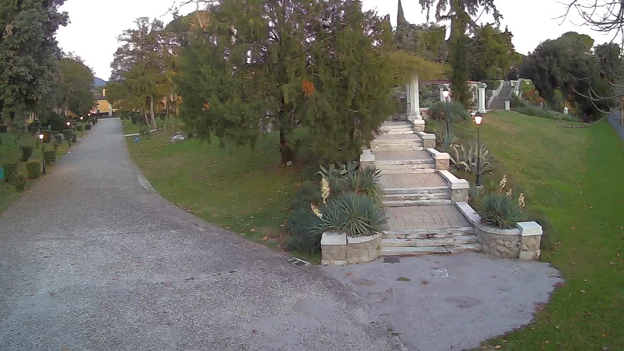 Parco Coronini-Cronberg Live Webcam – Green Oasis