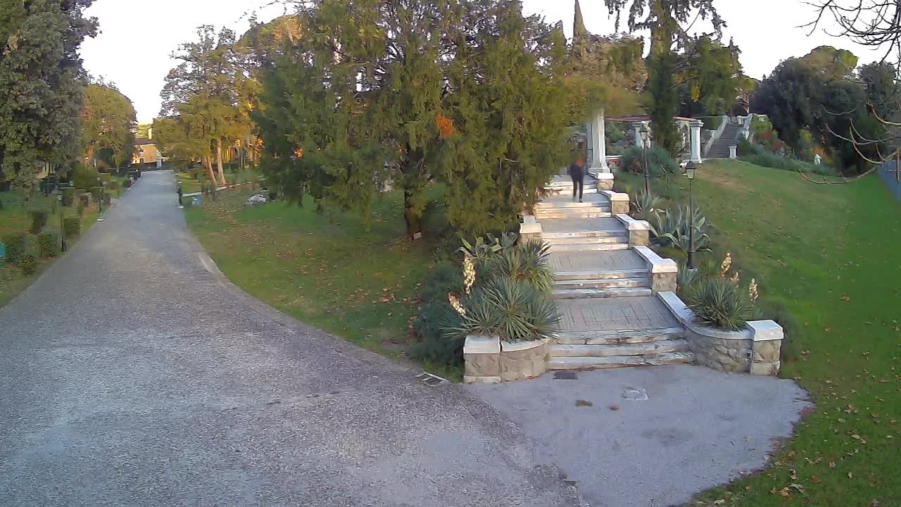 Parco Coronini-Cronberg Live Webcam – Green Oasis