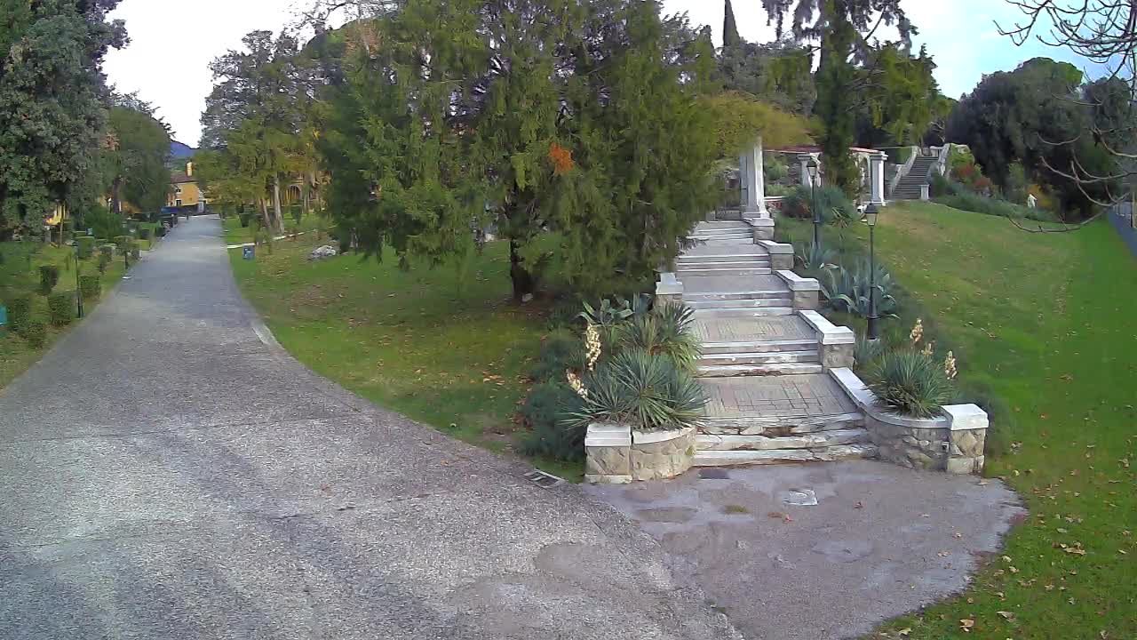 Spletna kamera park Coronini Kronberg – Gorica