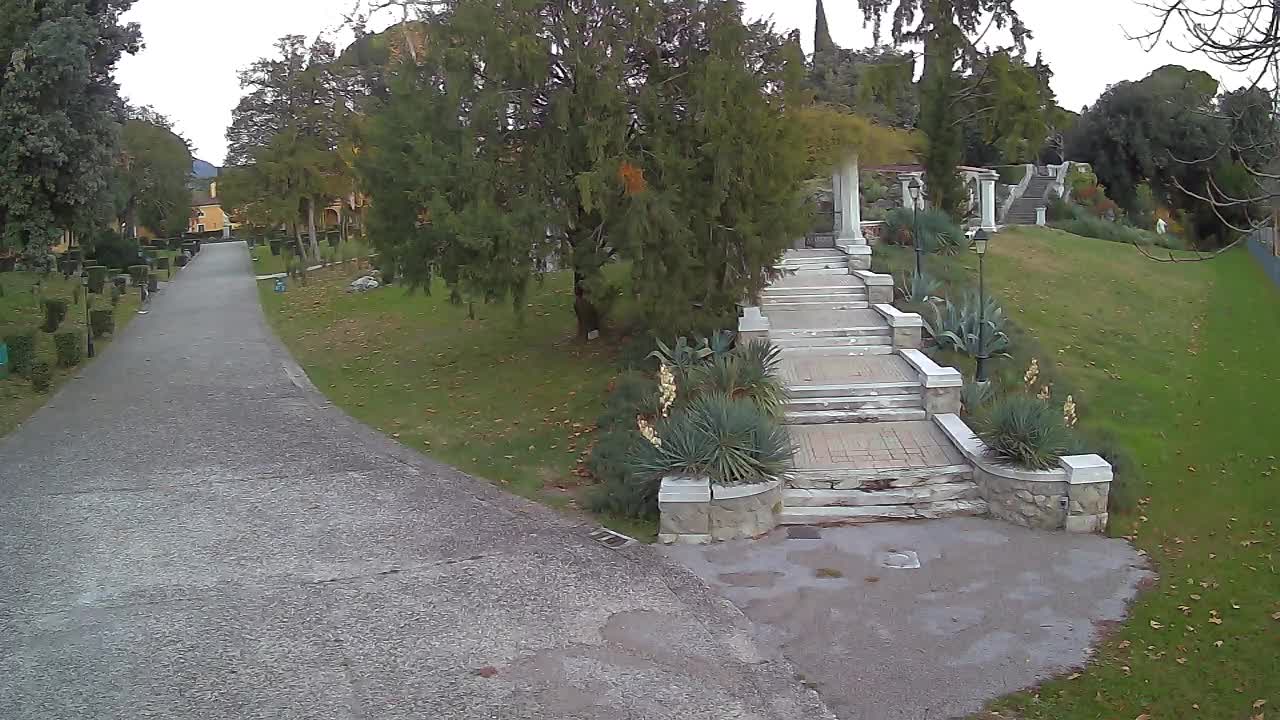 Parco Coronini-Cronberg Live Webcam – Green Oasis