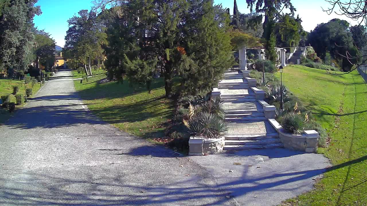 Parco Coronini-Cronberg Live Webcam – Green Oasis