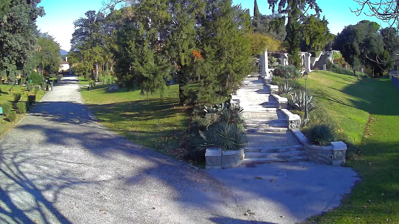 Parco Coronini-Cronberg Live Webcam – Green Oasis