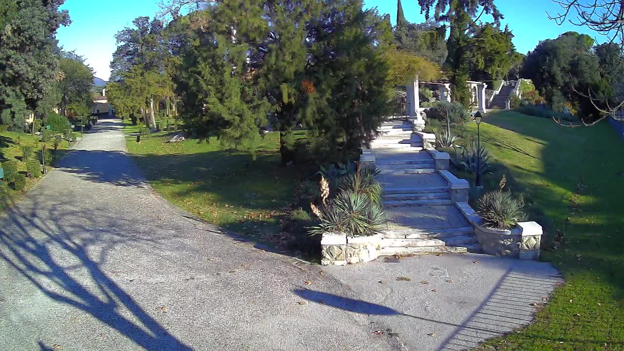 Parco Coronini-Cronberg Live Webcam – Green Oasis