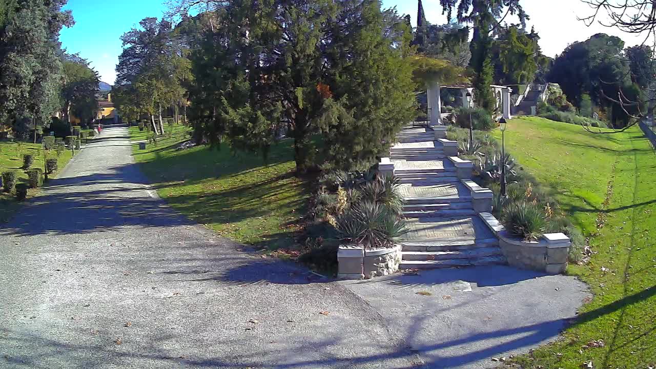 Parco Coronini-Cronberg Live Webcam – Green Oasis