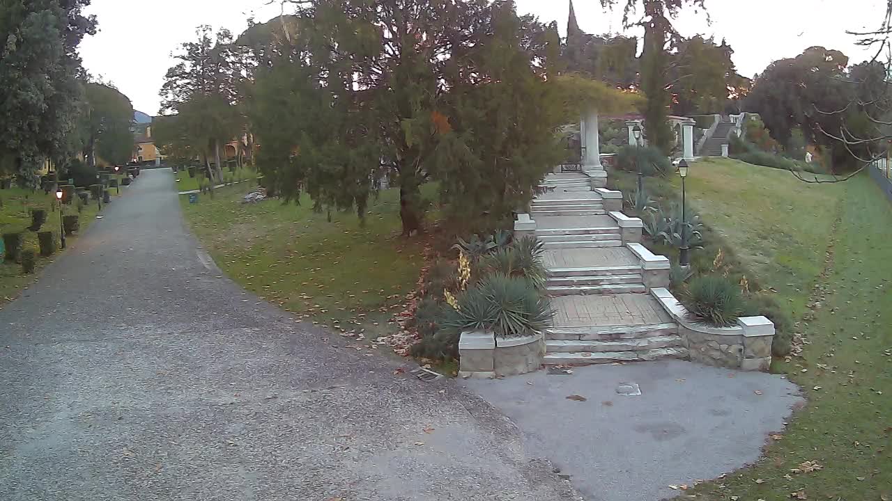 Parco Coronini-Cronberg Live Webcam – Green Oasis
