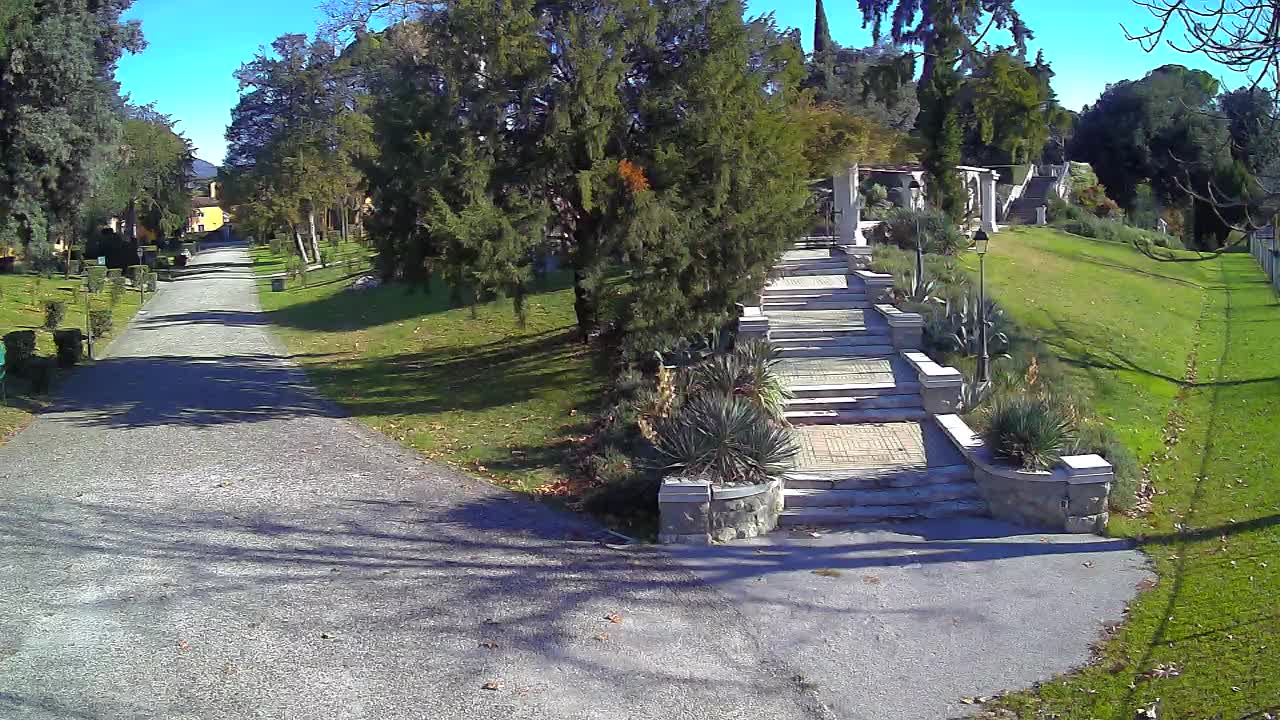 Parco Coronini-Cronberg Live Webcam – Green Oasis