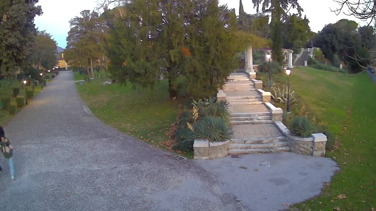 Spletna kamera park Coronini Kronberg – Gorica