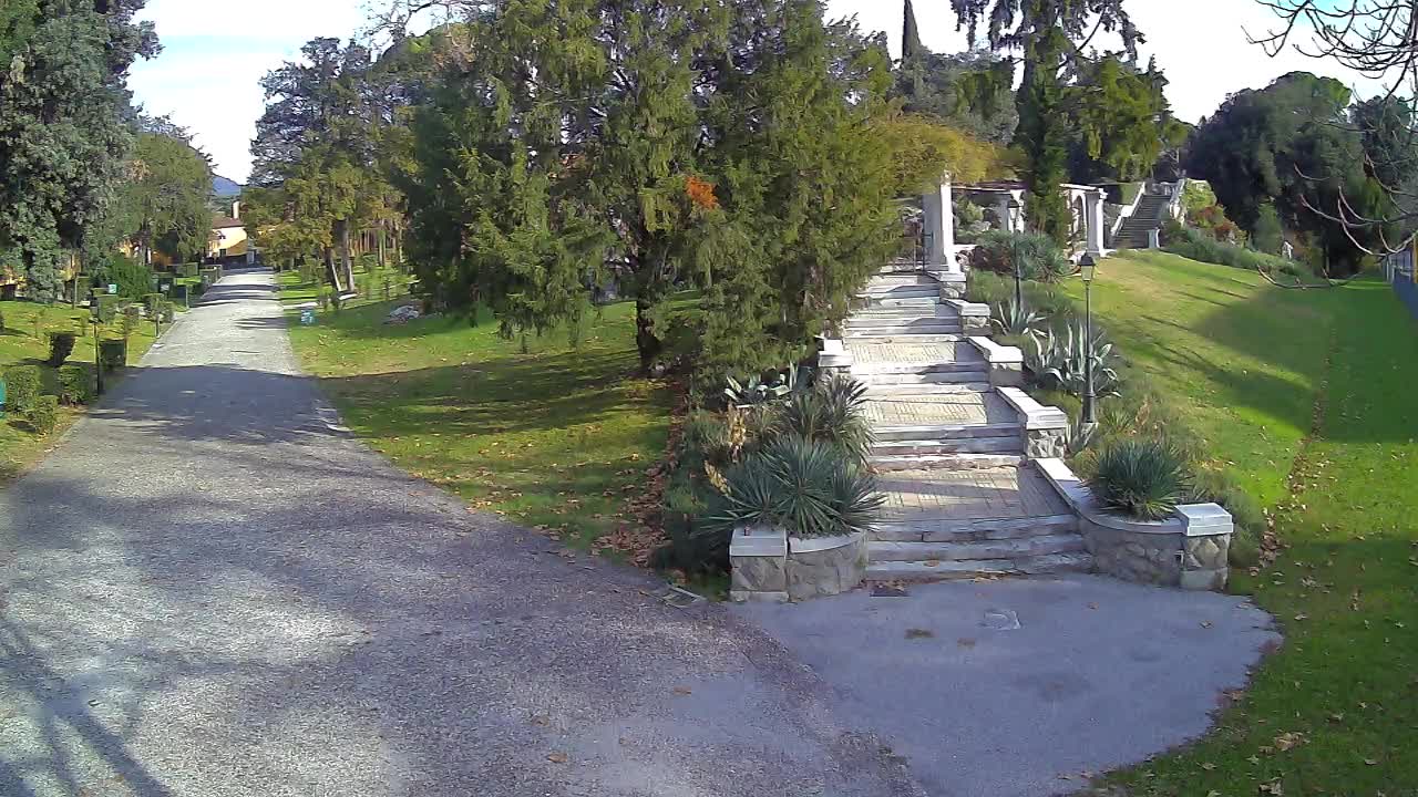 Parco Coronini-Cronberg Live Webcam – Green Oasis