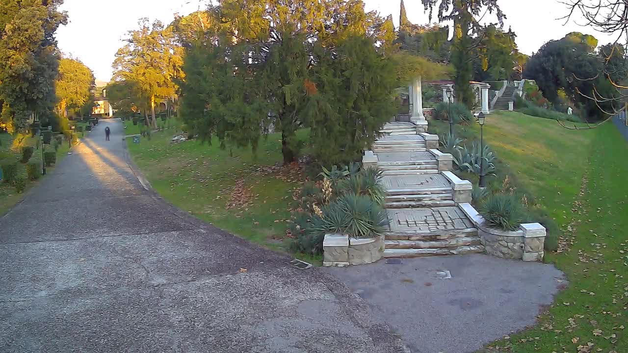 Parco Coronini-Cronberg Live Webcam – Green Oasis