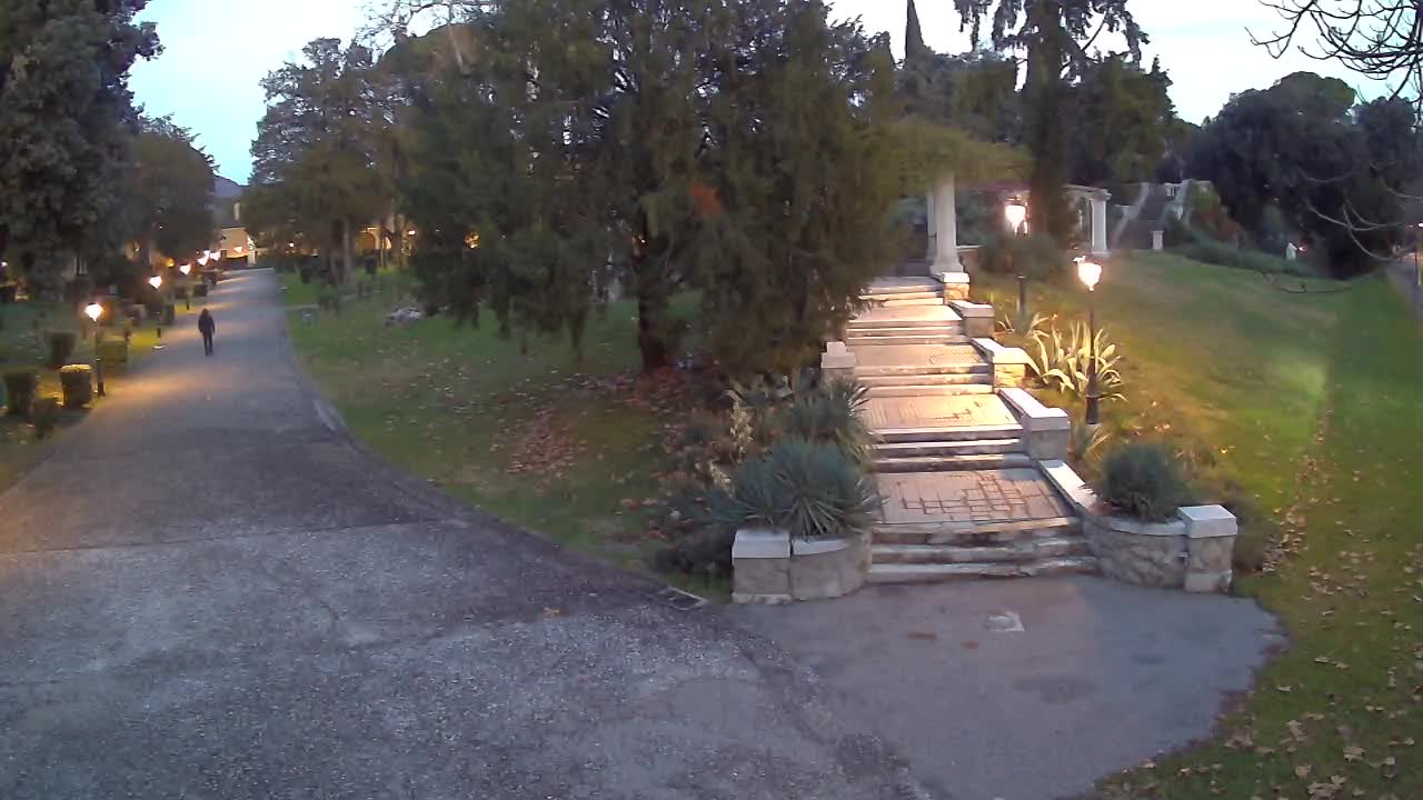 Parco Coronini-Cronberg Live Webcam – Green Oasis