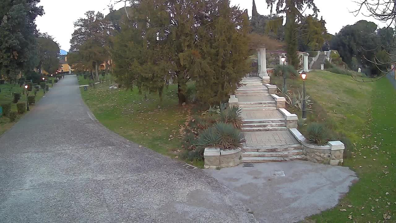 Parco Coronini-Cronberg Live Webcam – Green Oasis