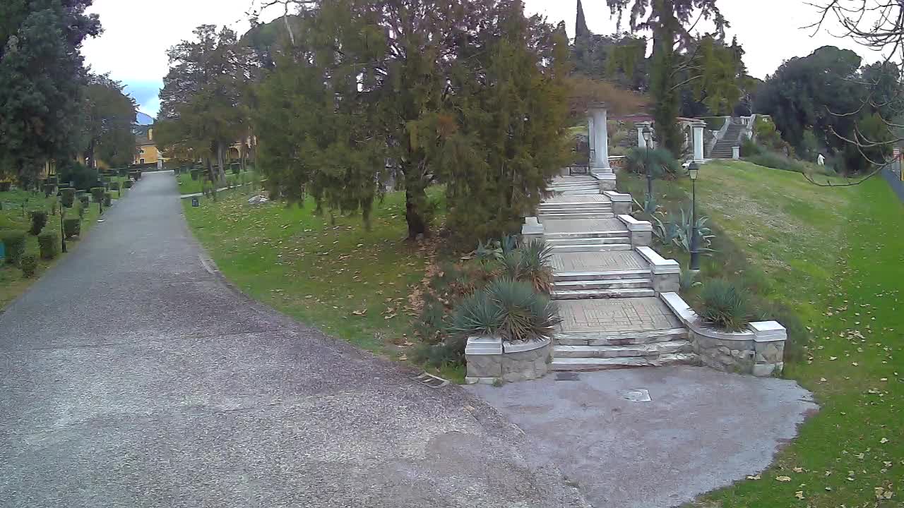Parco Coronini-Cronberg Live Webcam – Green Oasis