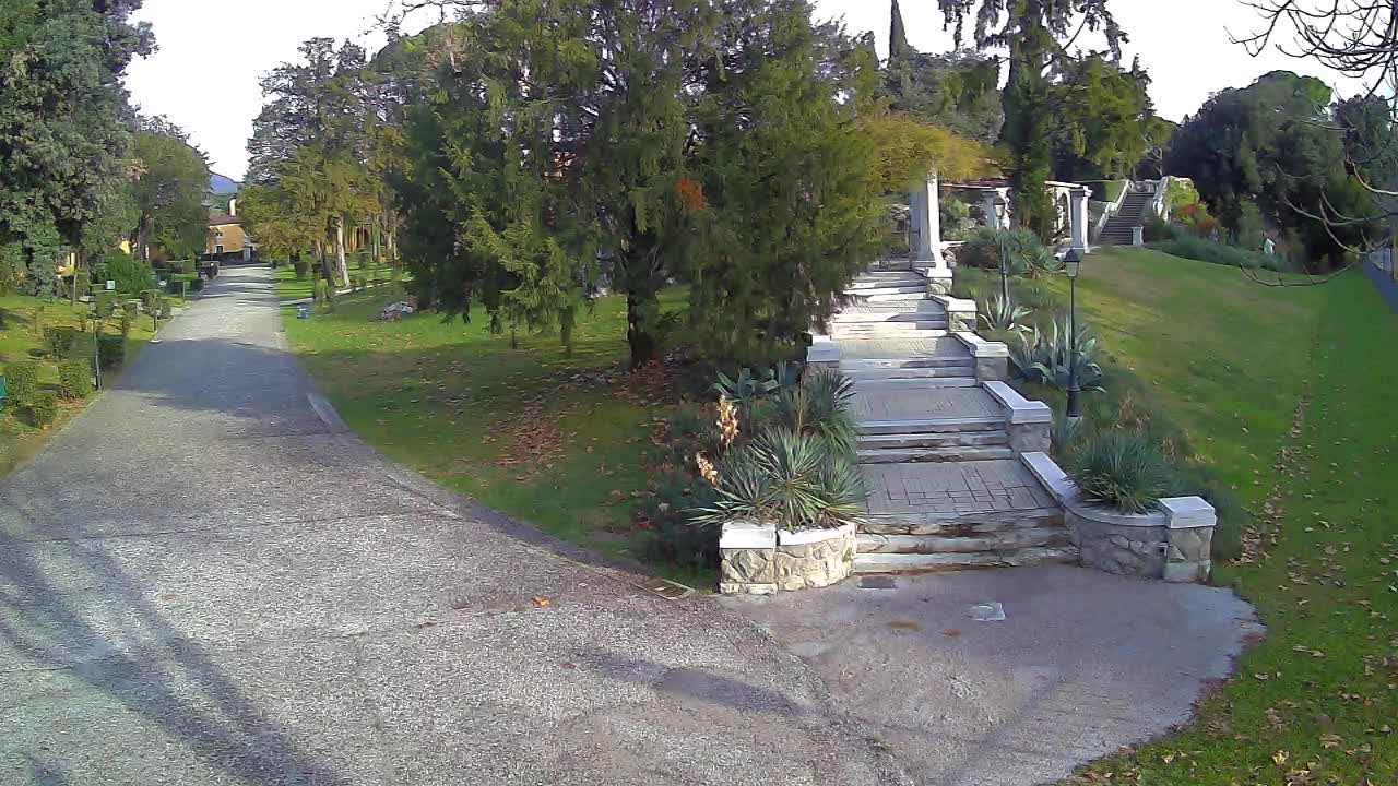 Spletna kamera park Coronini Kronberg – Gorica