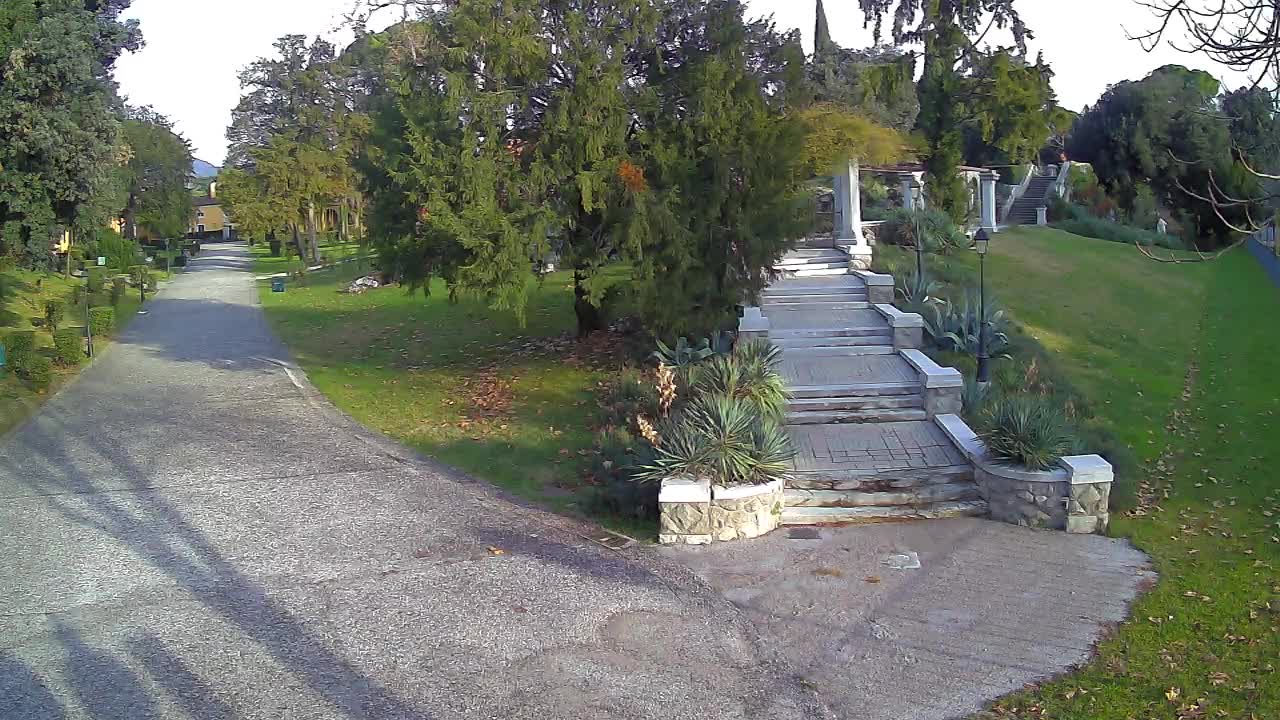 Parco Coronini-Cronberg Live Webcam – Green Oasis