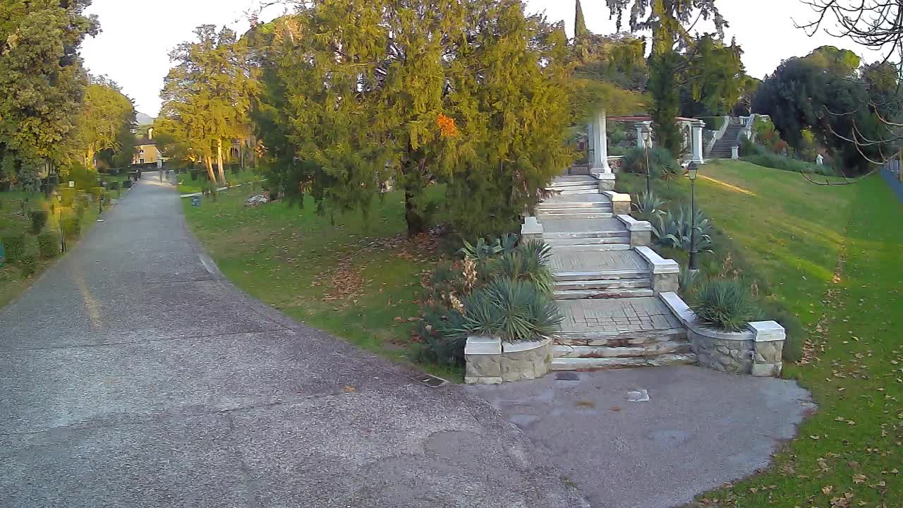 Parco Coronini-Cronberg Live Webcam – Green Oasis