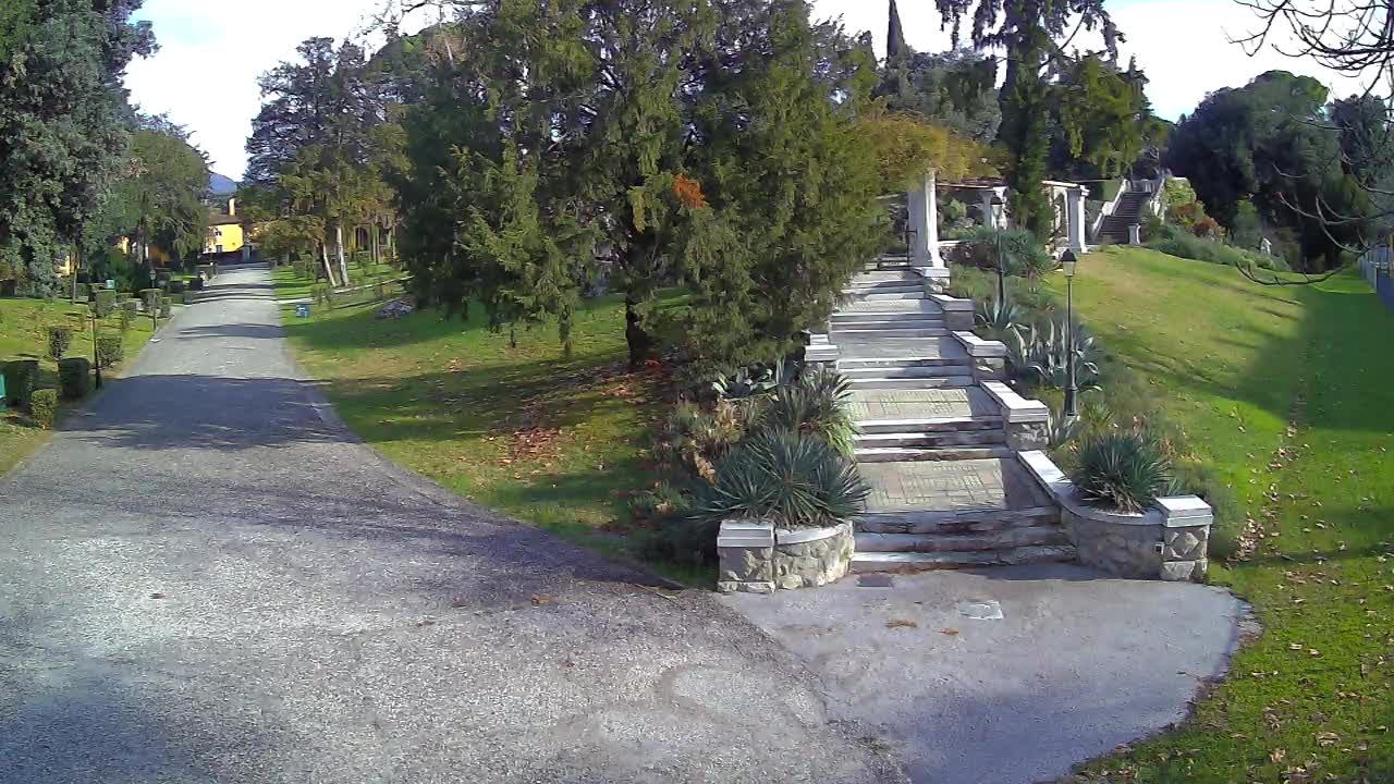 Parco Coronini-Cronberg Live Webcam – Green Oasis