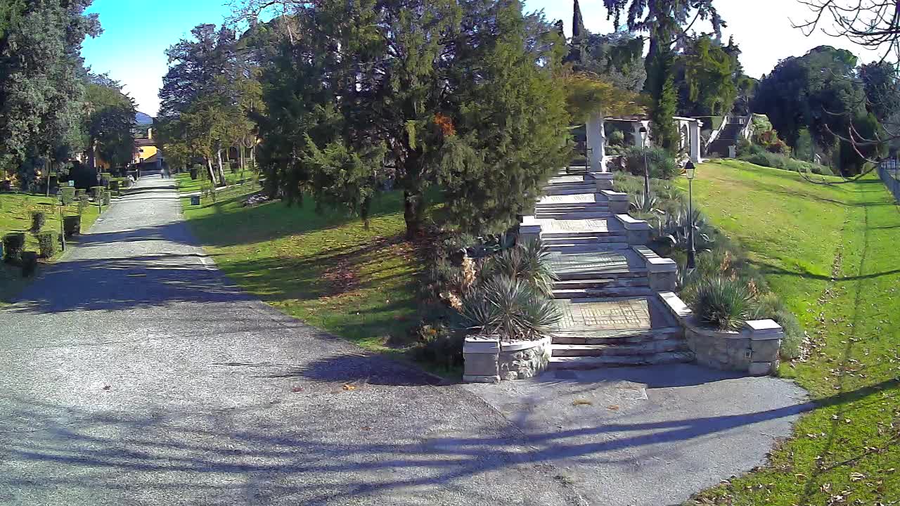 Parco Coronini-Cronberg Live Webcam – Green Oasis