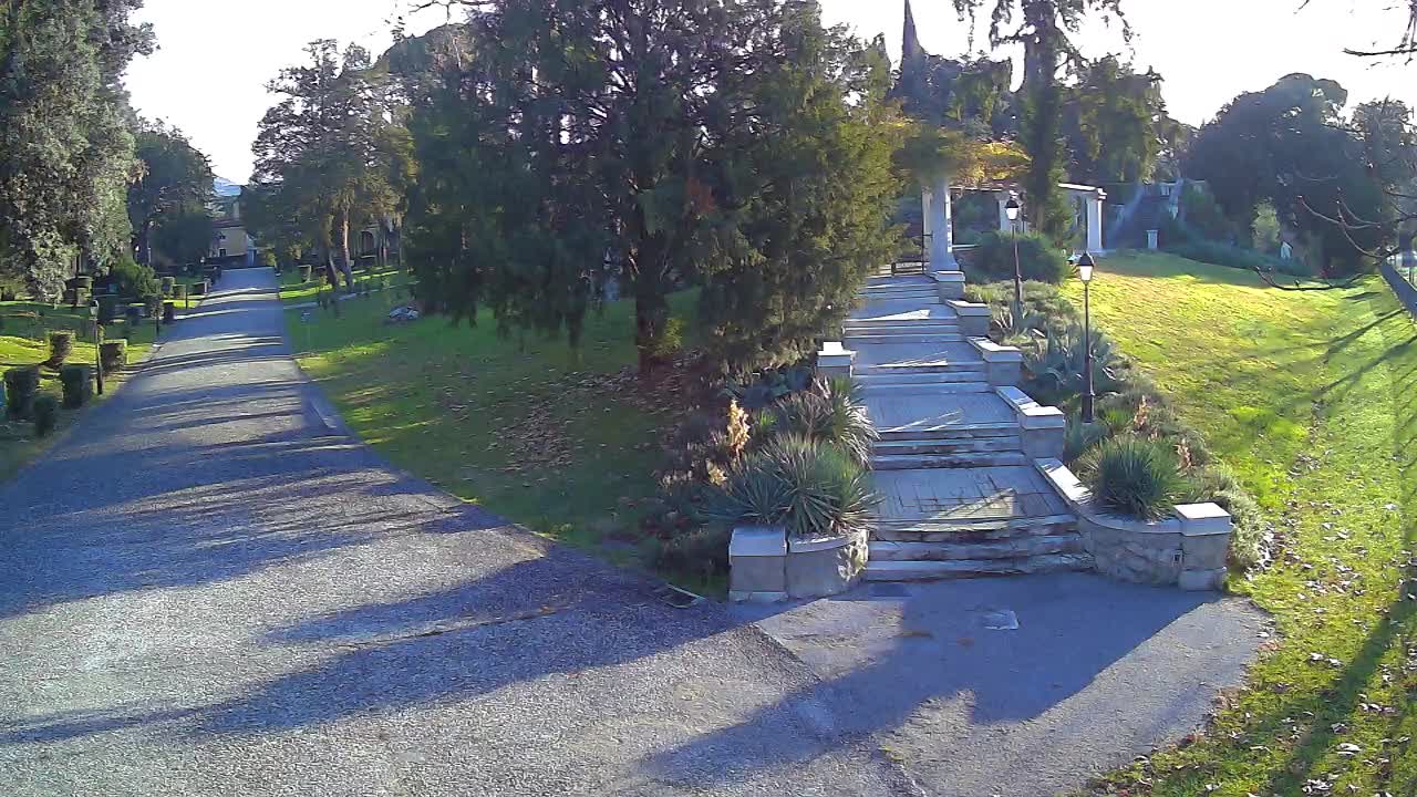 Parco Coronini-Cronberg Live Webcam – Green Oasis