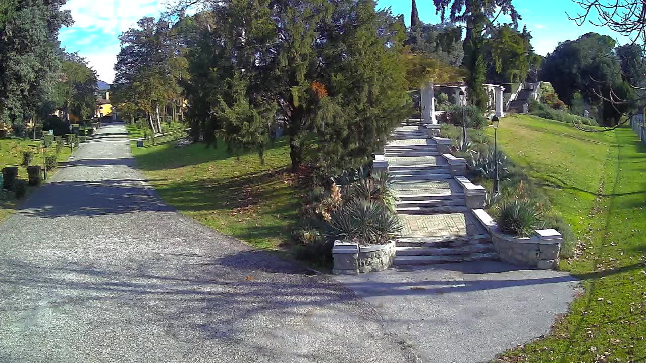 Parco Coronini-Cronberg Live Webcam – Green Oasis