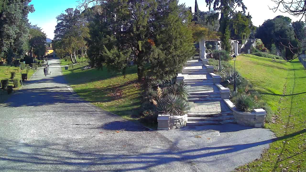 Parco Coronini-Cronberg Live Webcam – Green Oasis
