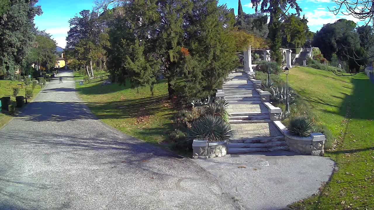 Parco Coronini-Cronberg Live Webcam – Green Oasis