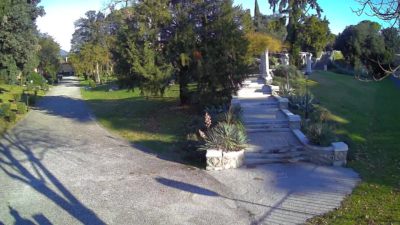 Parco Coronini-Cronberg Live Webcam – Green Oasis