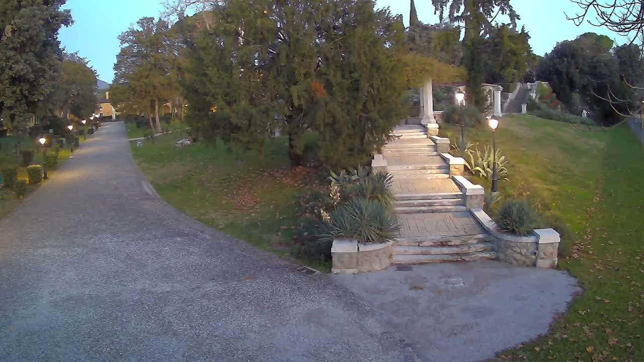 Spletna kamera park Coronini Kronberg – Gorica