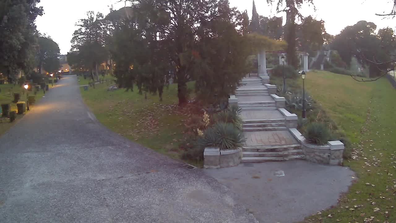 Spletna kamera park Coronini Kronberg – Gorica