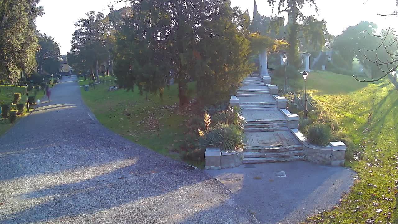 Parco Coronini-Cronberg Live Webcam – Green Oasis