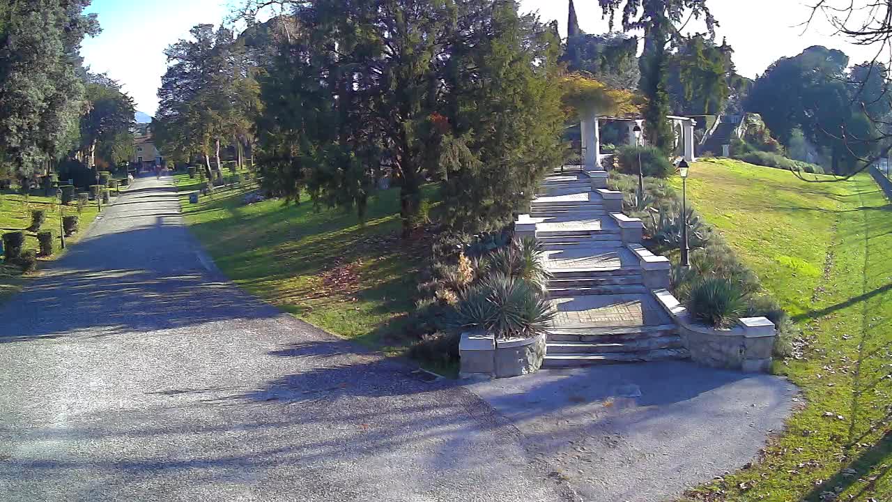 Parco Coronini-Cronberg Live Webcam – Green Oasis
