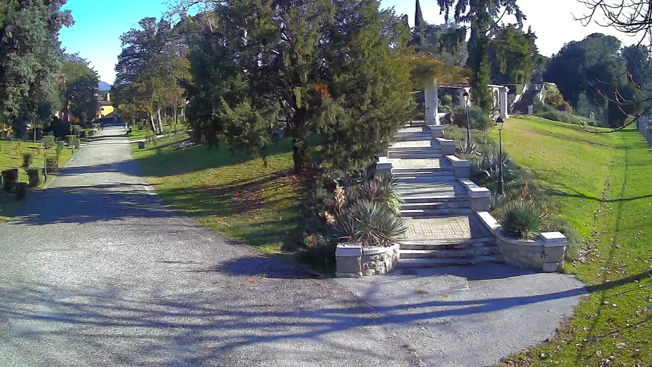 Parco Coronini-Cronberg Live Webcam – Green Oasis