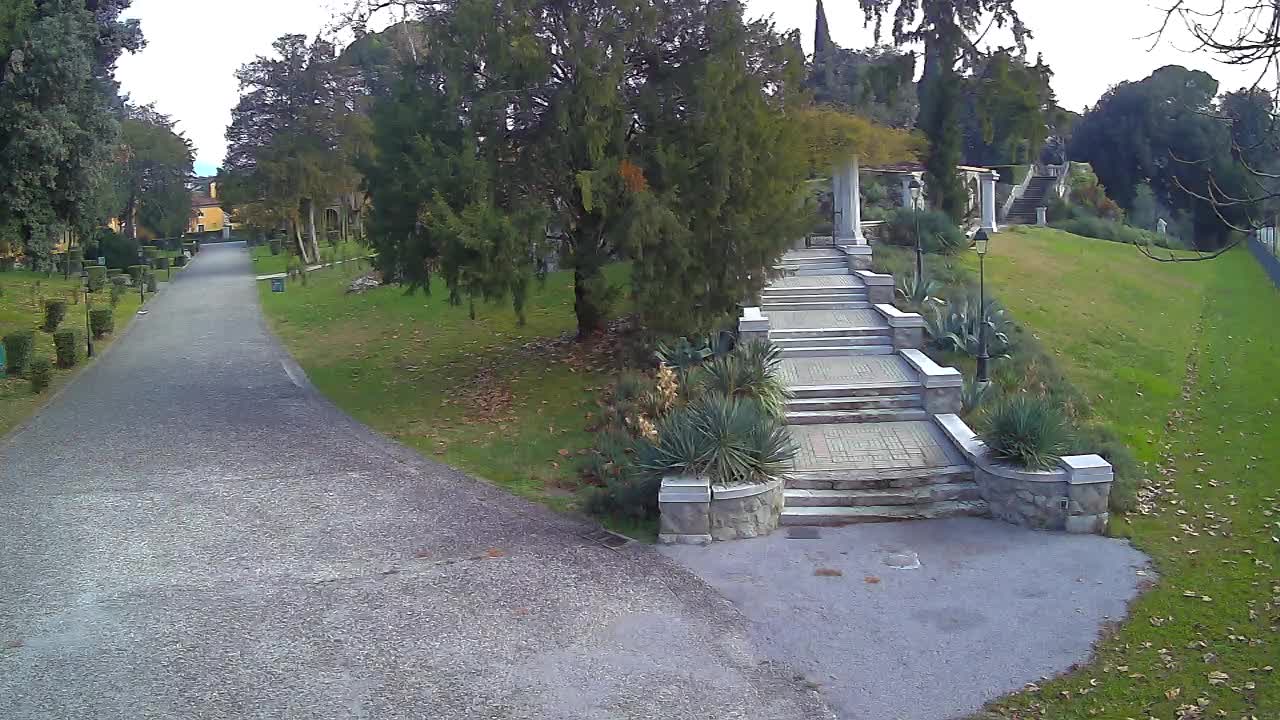 Parco Coronini-Cronberg Live Webcam – Green Oasis