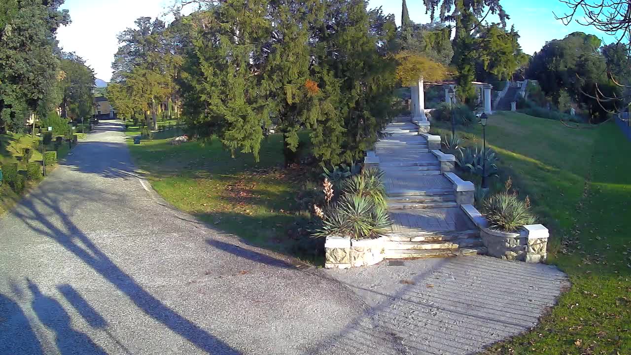 Parco Coronini-Cronberg Live Webcam – Green Oasis