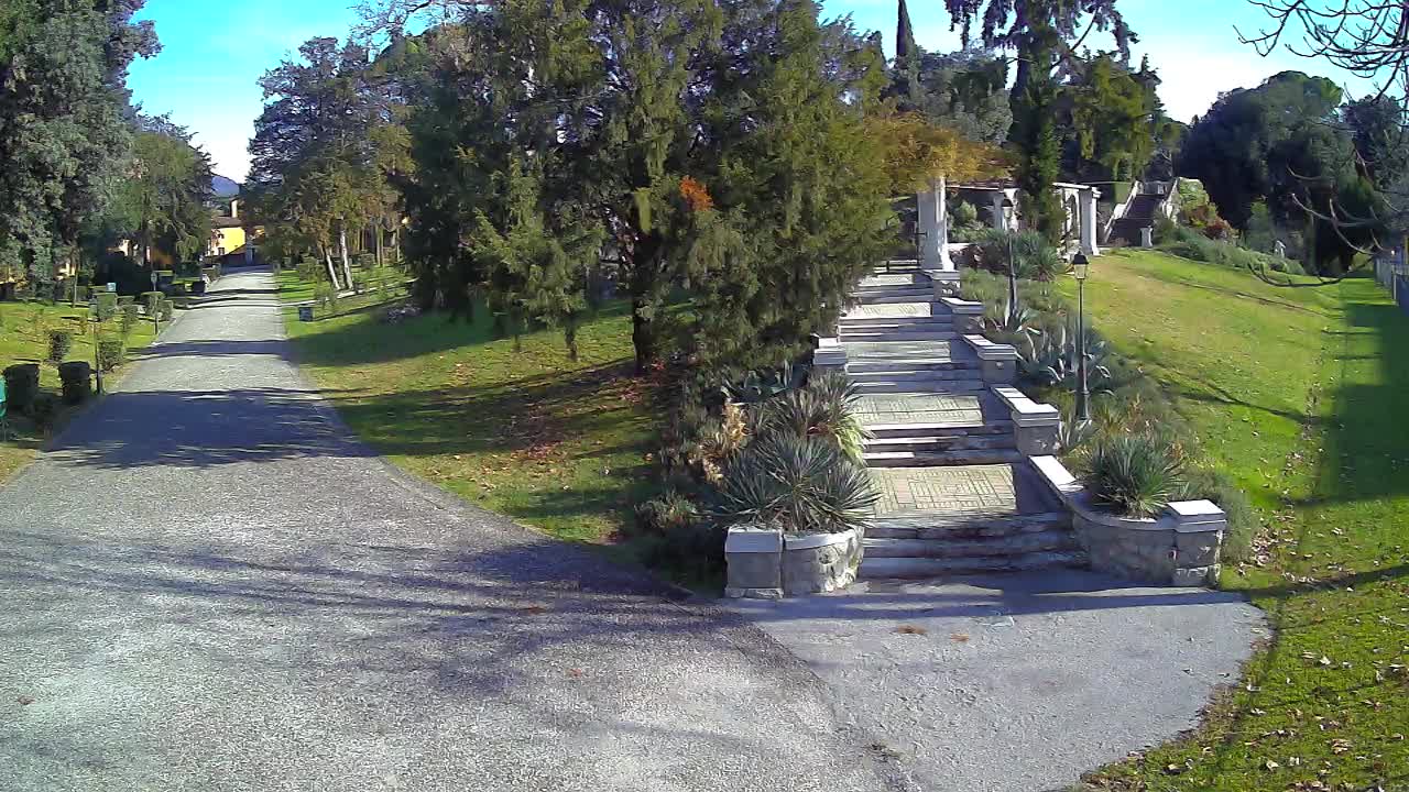 Parco Coronini-Cronberg Live Webcam – Green Oasis