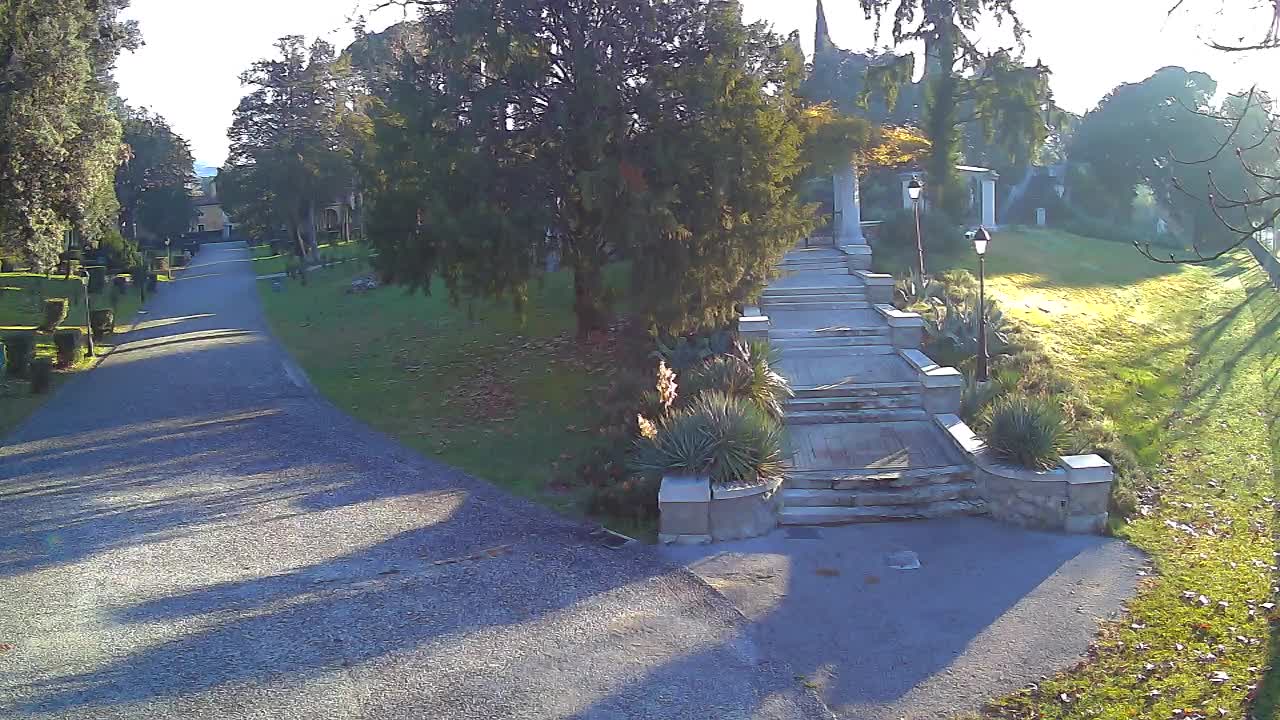 Parco Coronini-Cronberg Live Webcam – Green Oasis