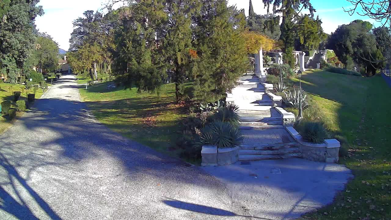 Parco Coronini-Cronberg Live Webcam – Green Oasis
