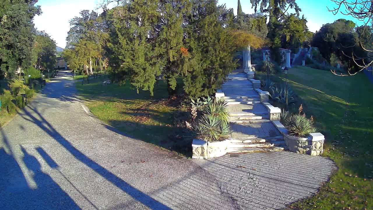 Parco Coronini-Cronberg Live Webcam – Green Oasis