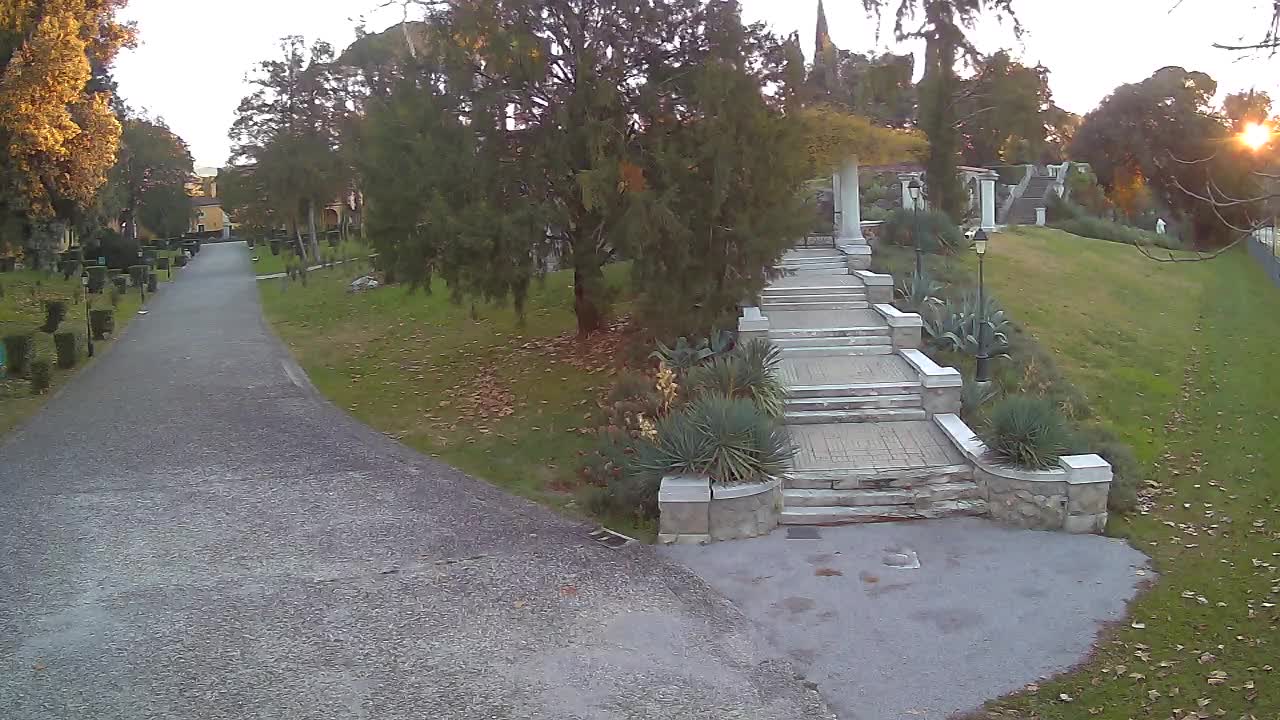 Parco Coronini-Cronberg Live Webcam – Green Oasis