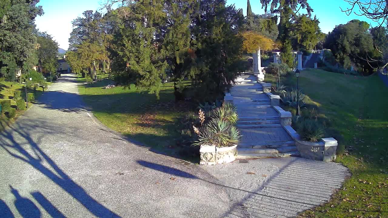 Parco Coronini-Cronberg Live Webcam – Green Oasis