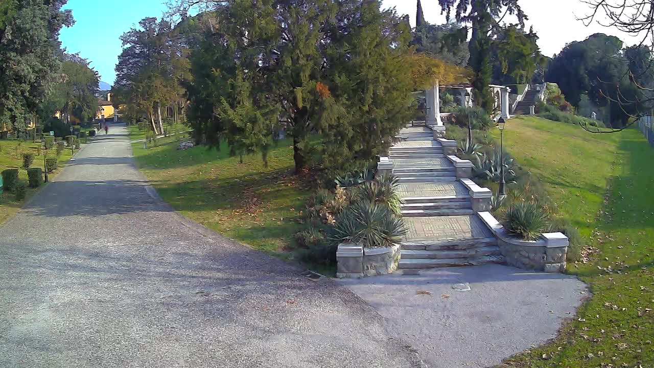 Parco Coronini-Cronberg Live Webcam – Green Oasis